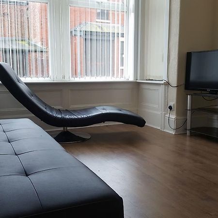הוילה Blackpoolholidaylets Charles Street מראה חיצוני תמונה