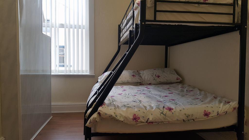 הוילה Blackpoolholidaylets Charles Street מראה חיצוני תמונה